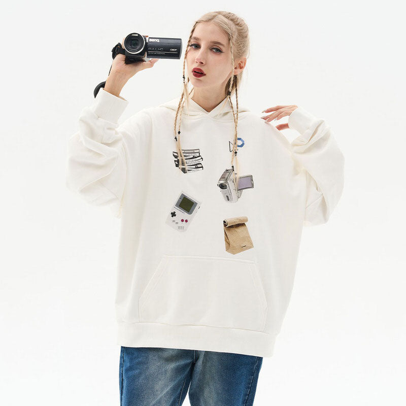 Hoodie im Collage-Stil