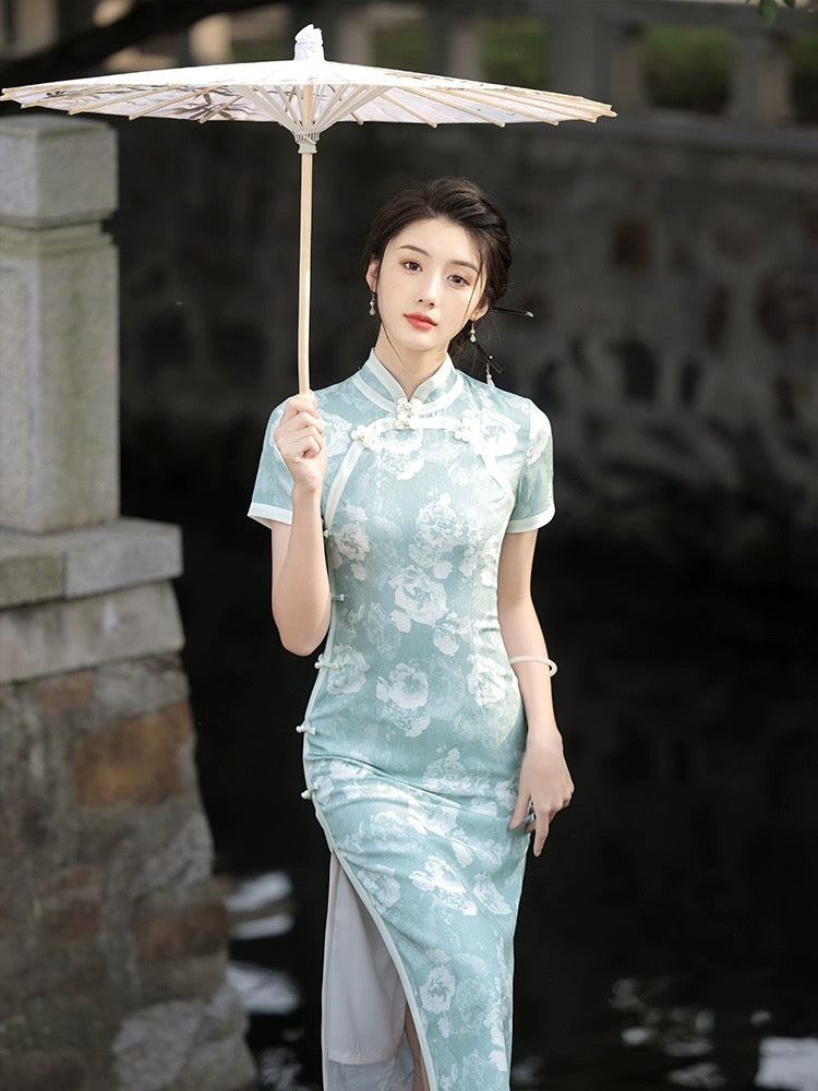 Robe cheongsam fleurie vert clair
