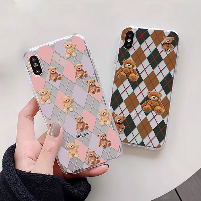 Coque iPhone à motif losanges et ours