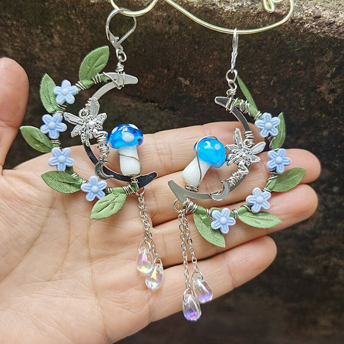 Boucles d'oreilles à motif floral de la forêt
