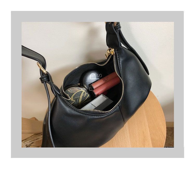 Sac à bandoulière froncé en similicuir