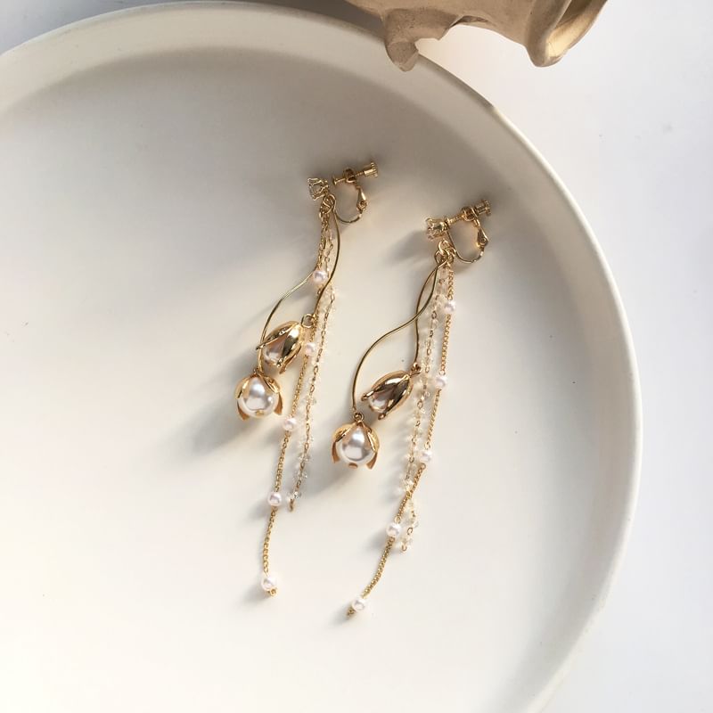 Boucles d'oreilles pendantes en fausses perles et fleurs
