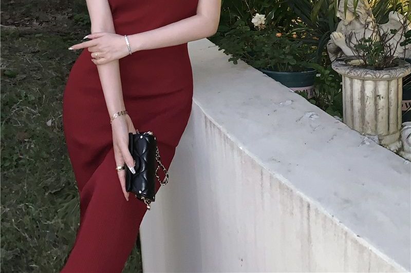 Slim-Fit Sleeveless Halter V-Neck Dress Plain