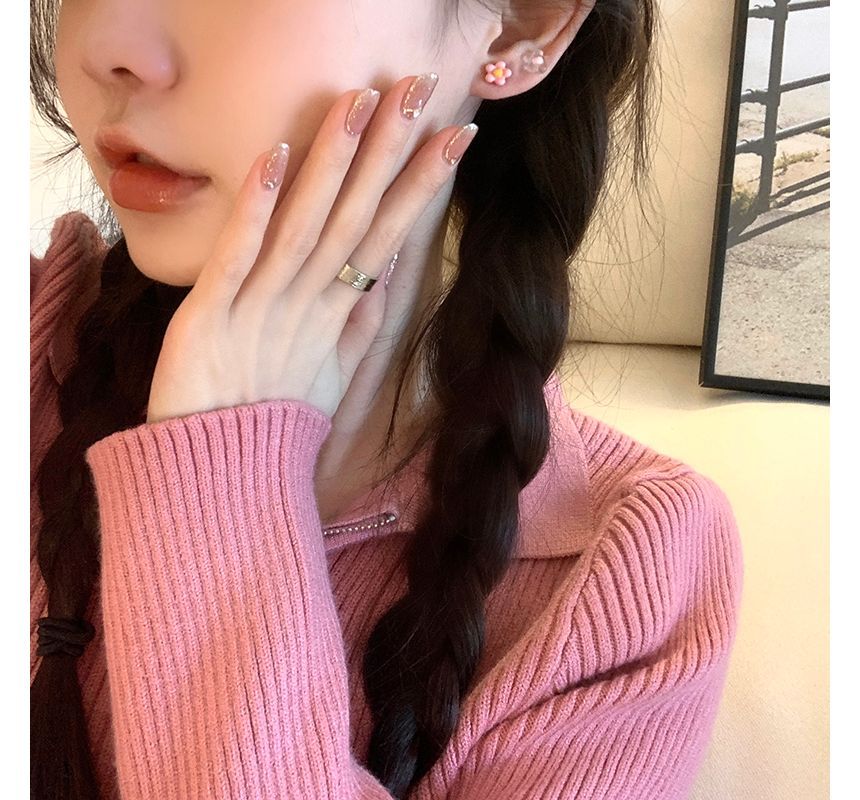 Ensemble de boucles d'oreilles à tige en forme de fleur