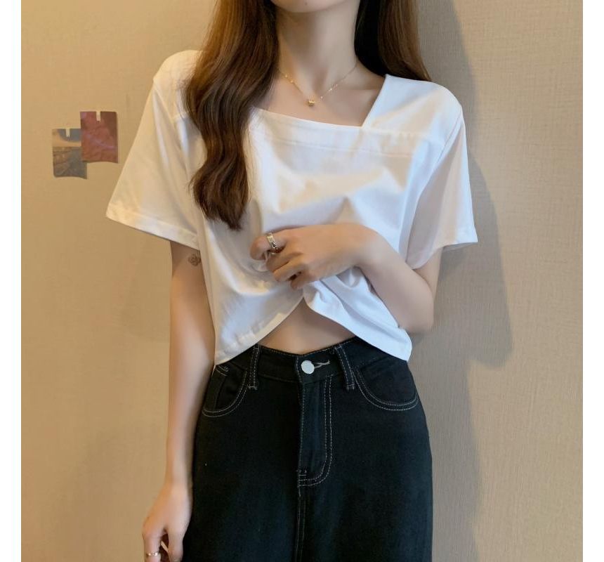 Square Short-Sleeve Cropped Plain Neck Blouse
