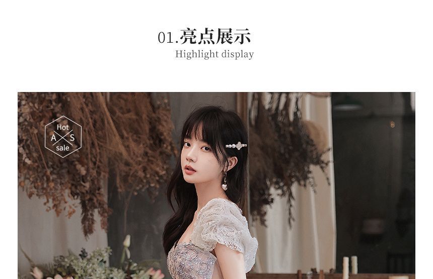 Robe de soirée trapèze en maille pailletée à manches courtes