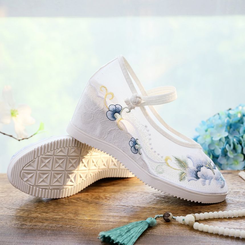 Pointed Wedge Embroidered Mary Jane Shoes