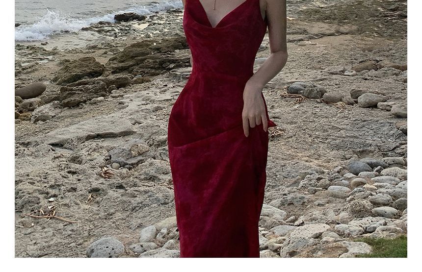 Robe d'été mi-longue tie-dye à bretelles spaghetti et col bénitier