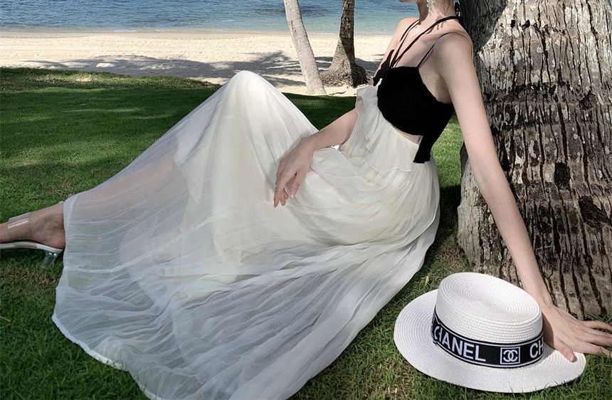 Robe d'été longue à bretelles spaghetti et volants bicolores