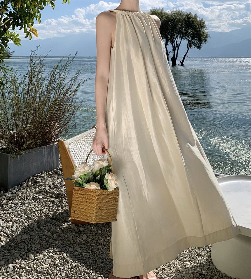 Robe longue à bretelles spaghetti, col rond, découpe unie