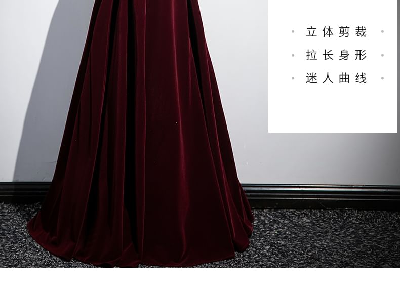 Robe de soirée trapèze en velours à col licou