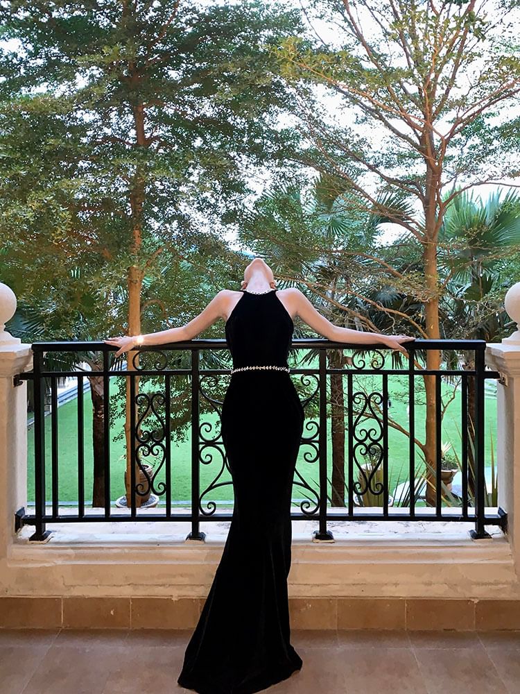 Robe de soirée sirène sans manches avec strass