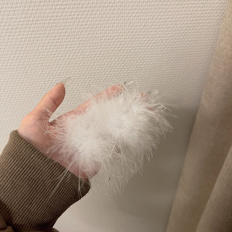 Earring Stud Faux Pearl Feather