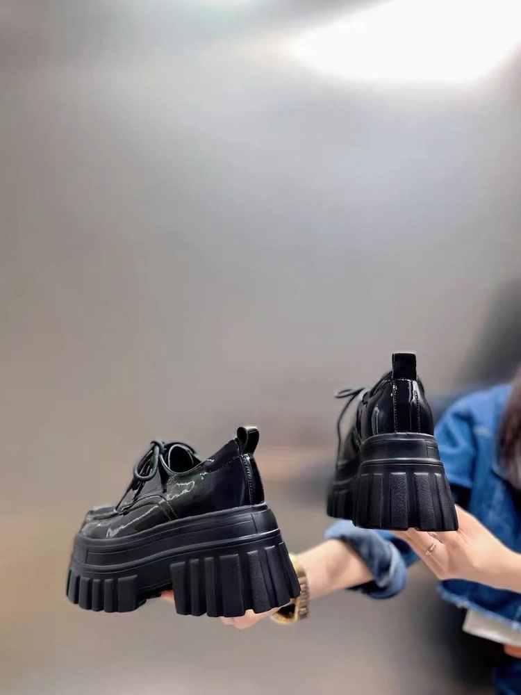 Chaussures à lacets plates et plates