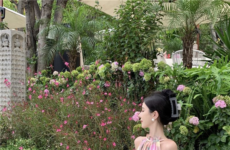 Robe trapèze sans manches à imprimé floral