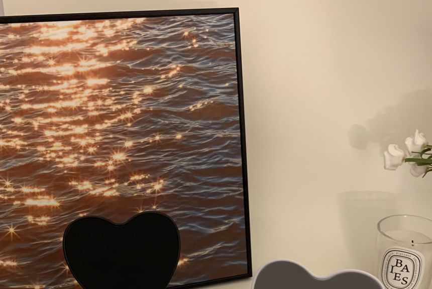 Heart Plastic Desktop Phone Stand