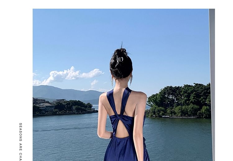 Robe longue fendue dos nu unie à encolure licou