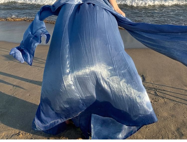 Robe longue asymétrique sans bretelles à décolleté en cœur et fente superposée