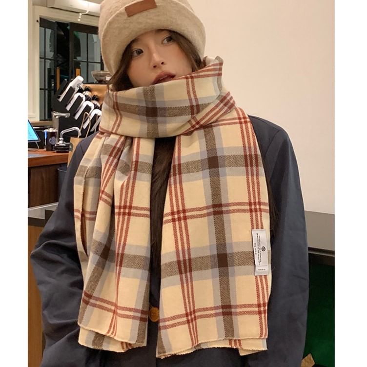 Scarf Tasseled Houndstooth