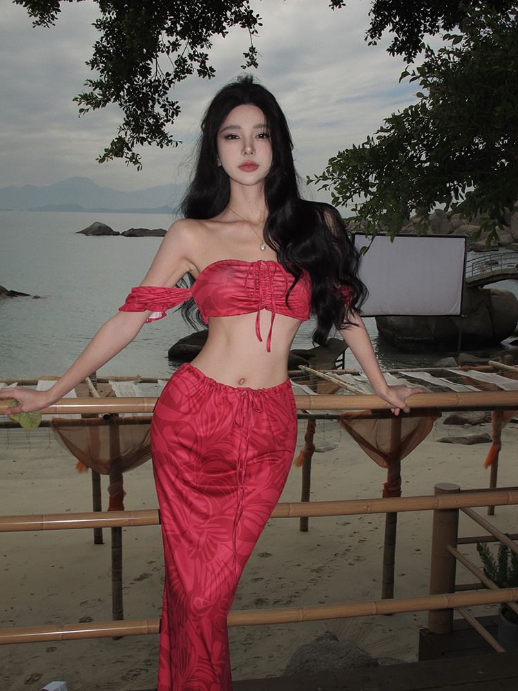 Ensemble : haut court à épaules dénudées et cordon de serrage + jupe crayon mi-longue taille basse