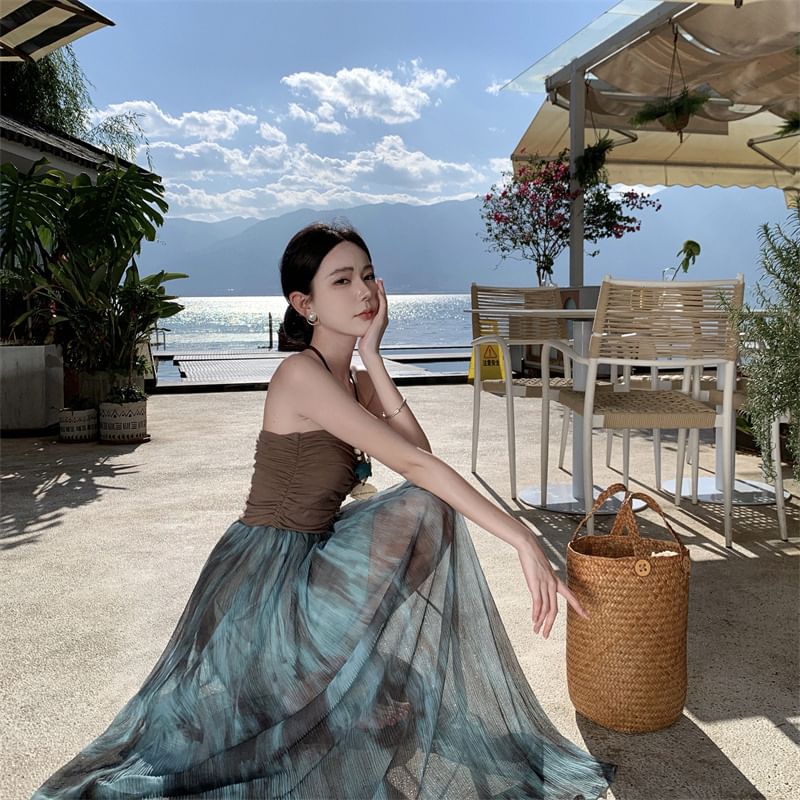 Robe d'été mi-longue à empiècements tie-dye sans bretelles