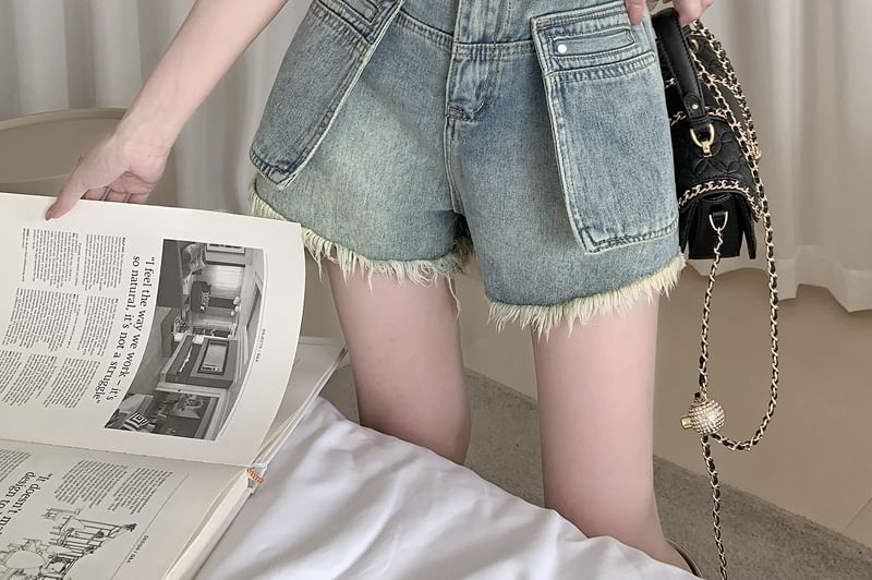 Short mini en jean délavé taille haute