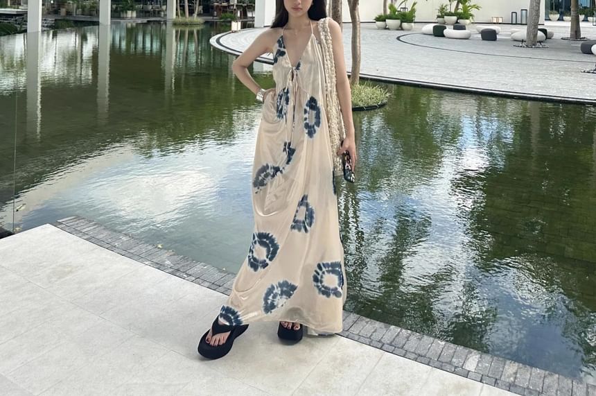 Cravate à bretelles spaghetti