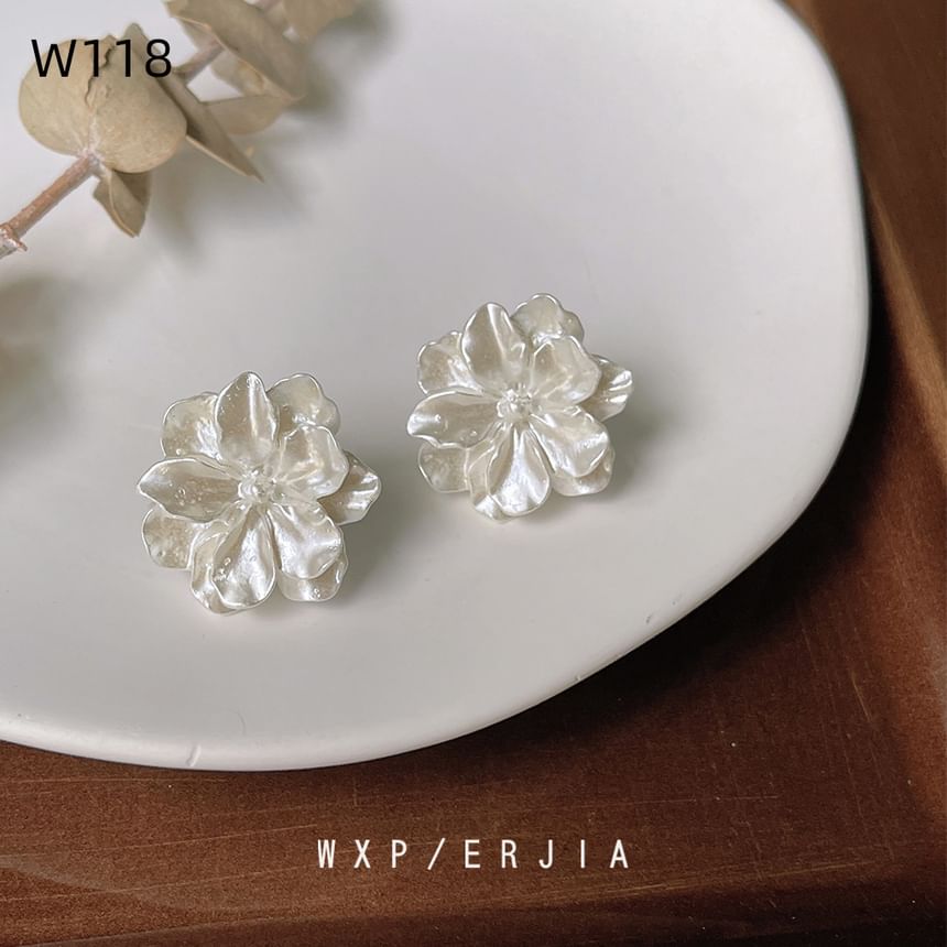 Earring Resin Floral Stud