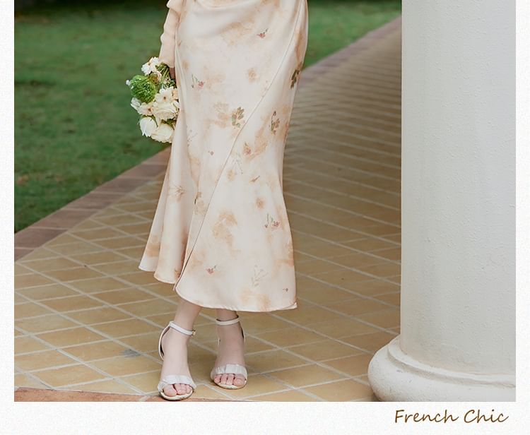 Robe fourreau longue froncée à imprimé floral à bretelles spaghetti / Cardigan boléro uni / Ensemble