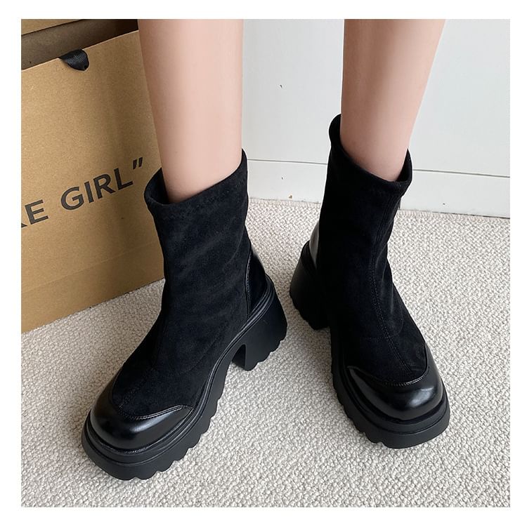 Bottes courtes à talon épais et empiècement en similicuir uni