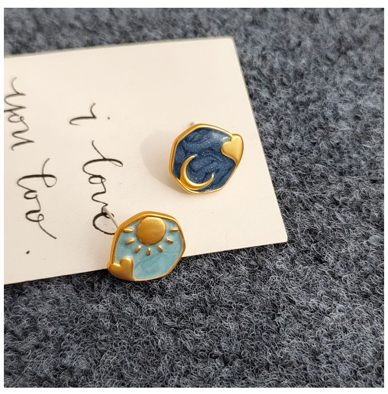 Boucle d'oreille asymétrique en forme de cœur