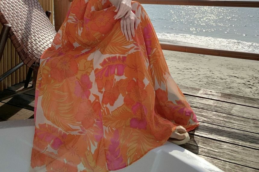 V-Neck A-Line Floral Strap Print Spaghetti Maxi Dress