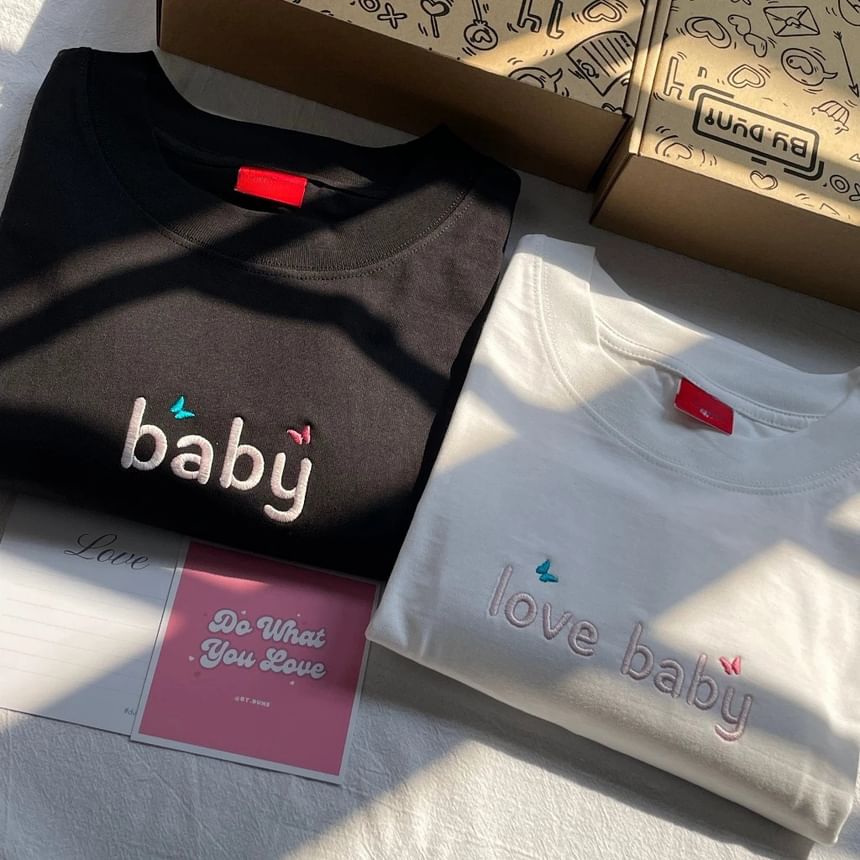 Round Lettering Print Couple Short Neck Sleeve T-Shirt Matching