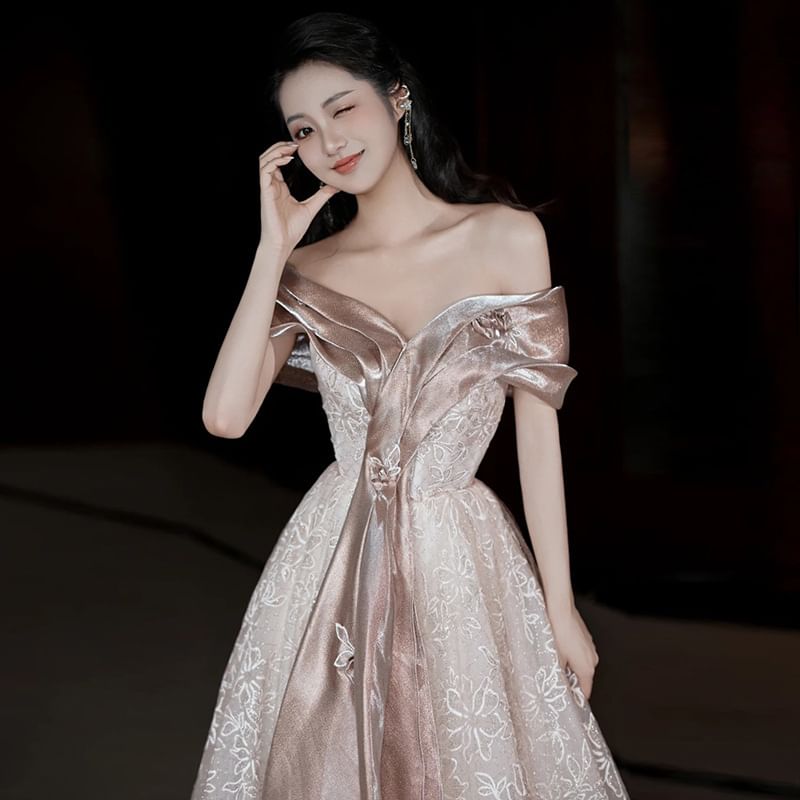 A-Line Floral Short-Sleeve Off-Shoulder Lace Evening Gown Accent