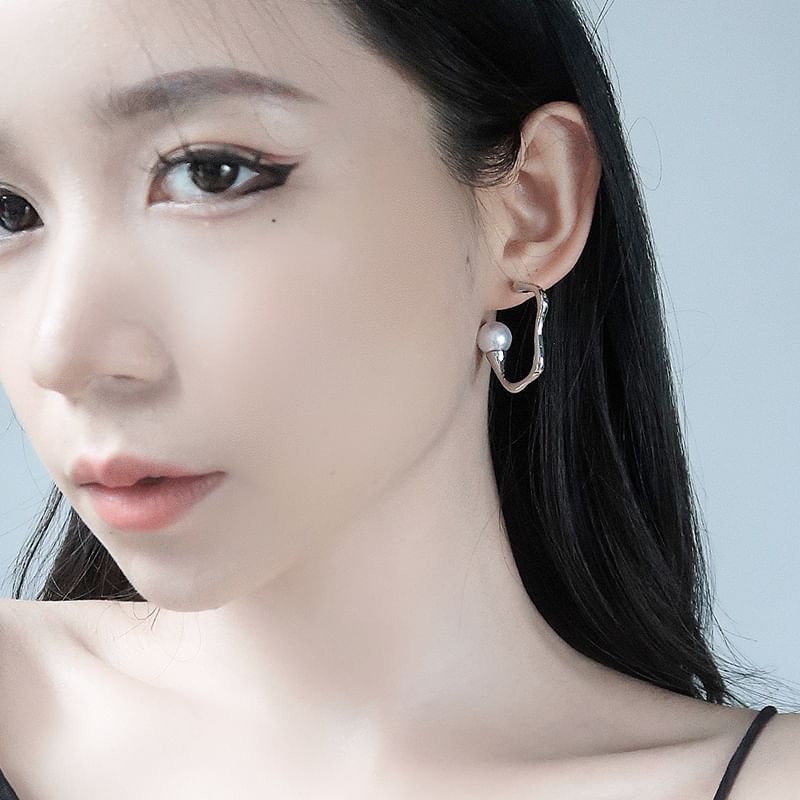 Alloy Irregular Hoop Faux Open Pearl Earring