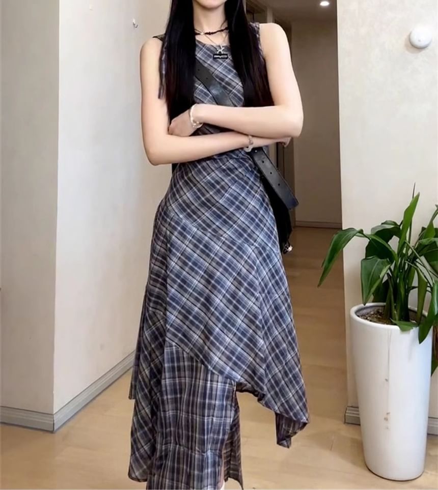 Round Neck Plaid Asymmetrical Sleeveless Maxi A-Line Dress