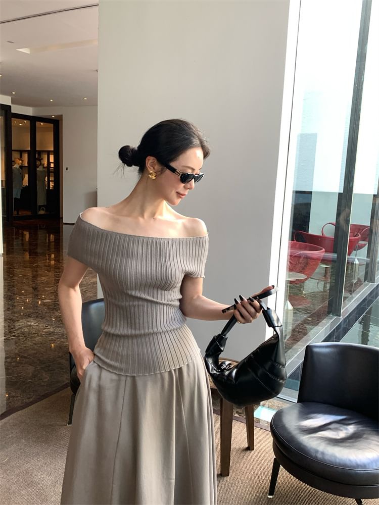 Off Plain Top Ribbed Shoulder Knit Short-Sleeve