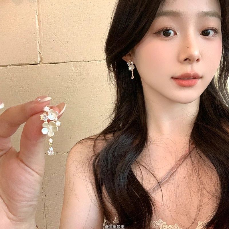 Rhinestone Drop Alloy Earring Floral