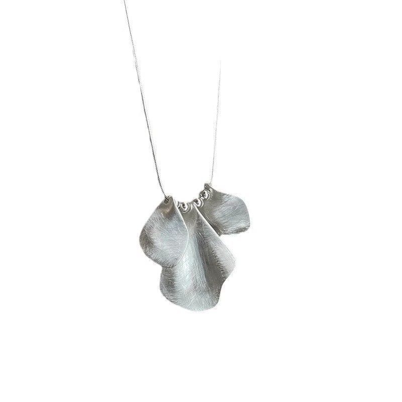 Alloy Pendant Necklace Brushed Petal