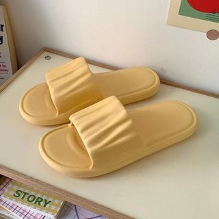 Chaussons froncés pour la maison