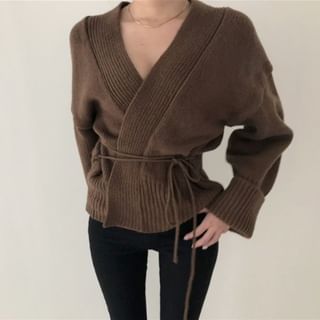 Cardigan en tricot à col en V avec ceinture