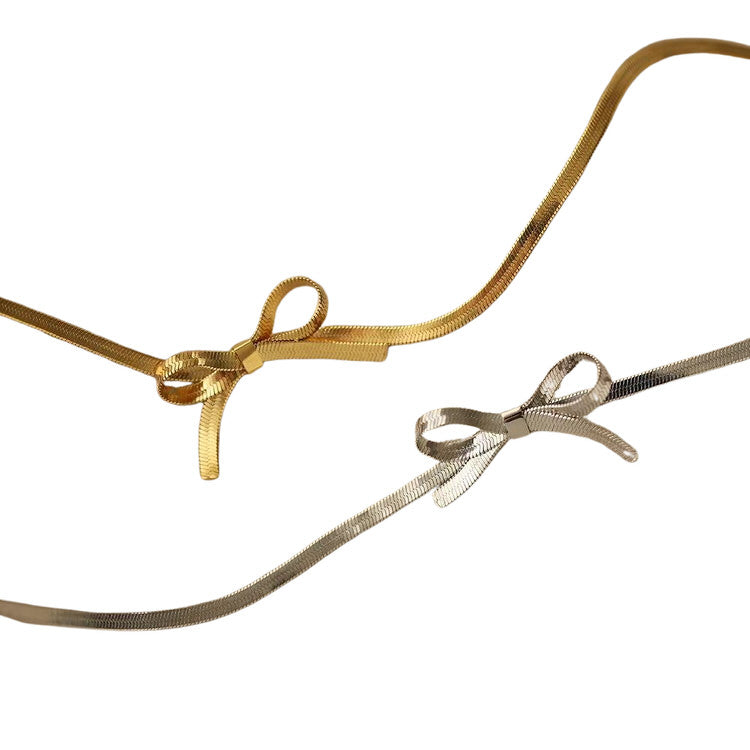 Collier ras du cou avec nœud en métal