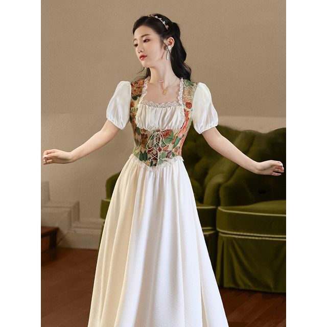 Robe mi-longue fleurie à lacets et manches bouffantes en deux pièces