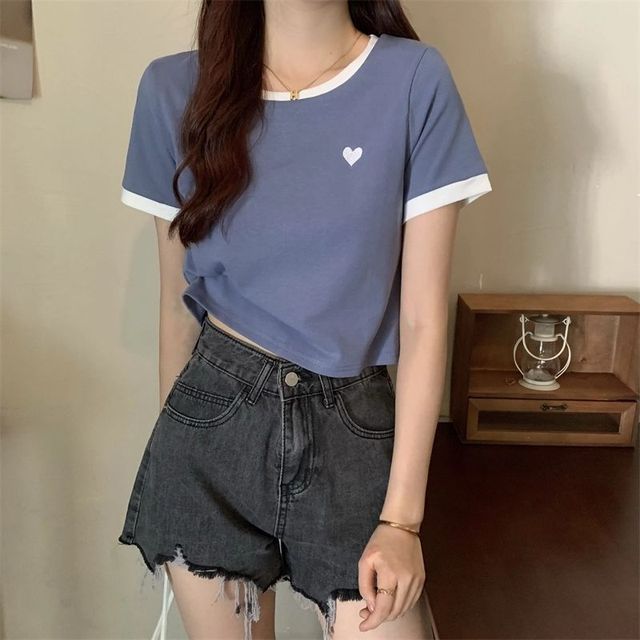 Trim Short-Sleeve Tee Contrast Heart Round Neck