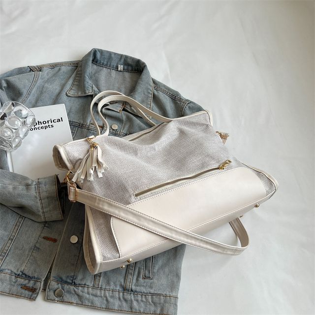 Sac à bandoulière avec empiècement en similicuir