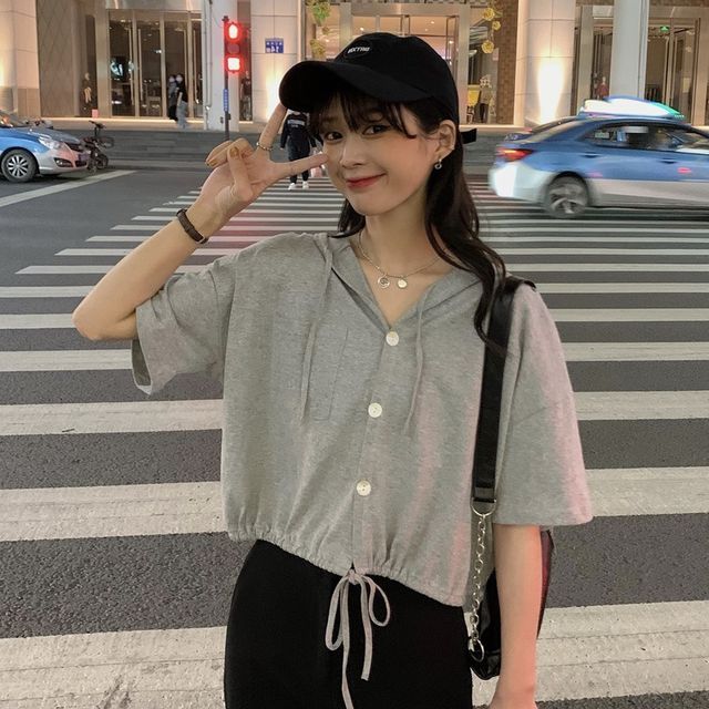 Button-Up Hooded Short-Sleeve Cropped Tee Plain