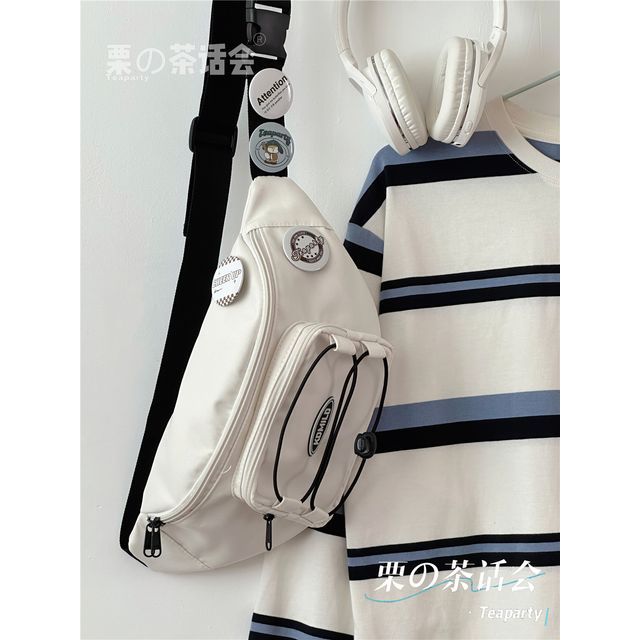 Sac bandoulière avec cordon de serrage et logo lettrage