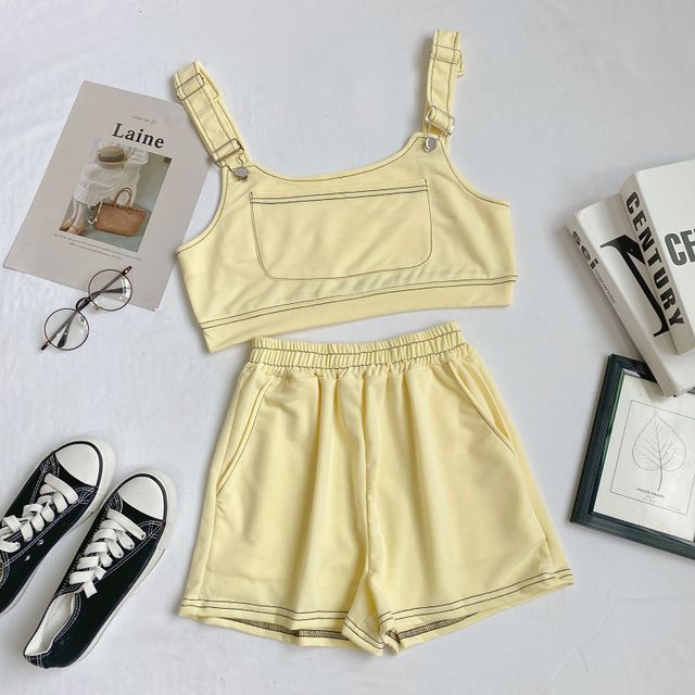 Set: Schlichtes bauchfreies Tanktop + Shorts