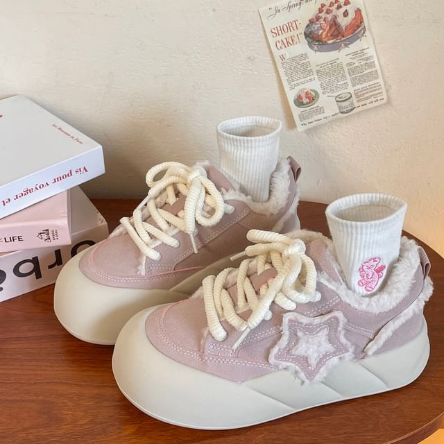 Applique en dentelle étoilée