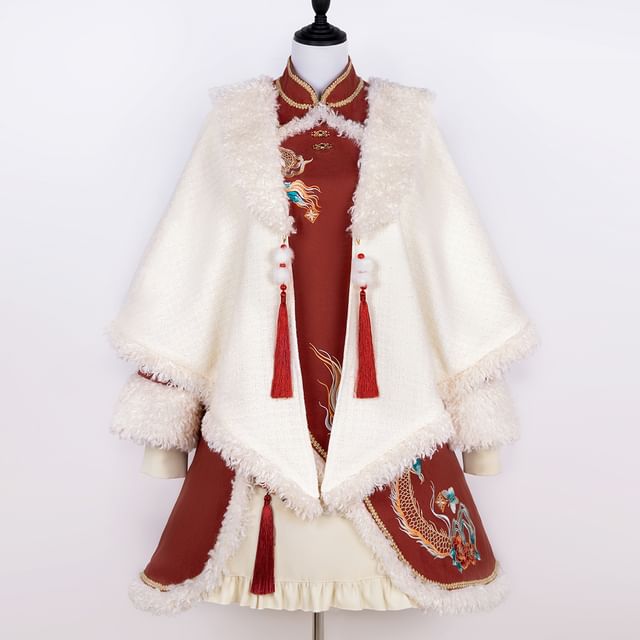 Robe trapèze mini à manches longues et col mandarin avec broderie florale et volants / Cape moelleuse à panneau uni / Breloque à pompon / Ensemble